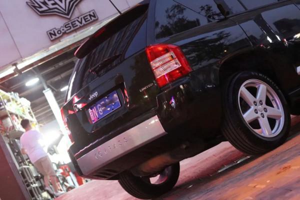 怪獸修車：翻新一輛“破爛不堪”的吉普指南者，滿血復活變新車