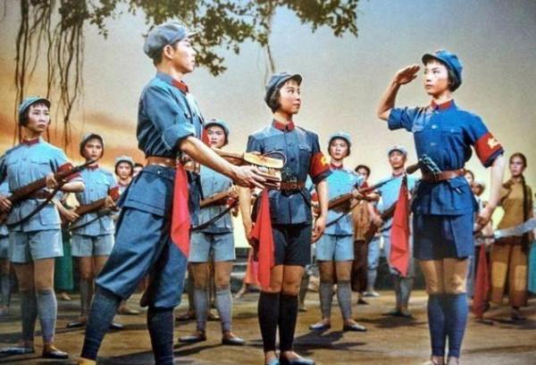 紅色娘子軍均齡不到20歲，存在500余天，毛主席：世界革命的典範