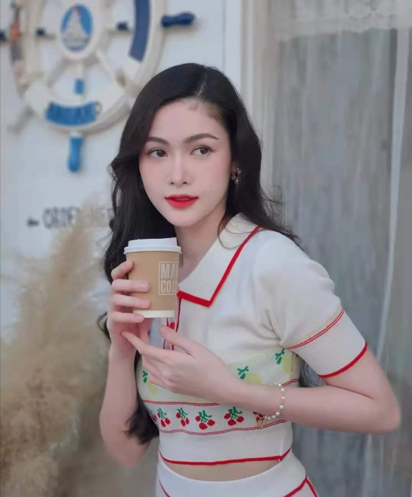 這位寮國名媛曾將東南亞溫柔的氣質帶到了中國大陸的對岸