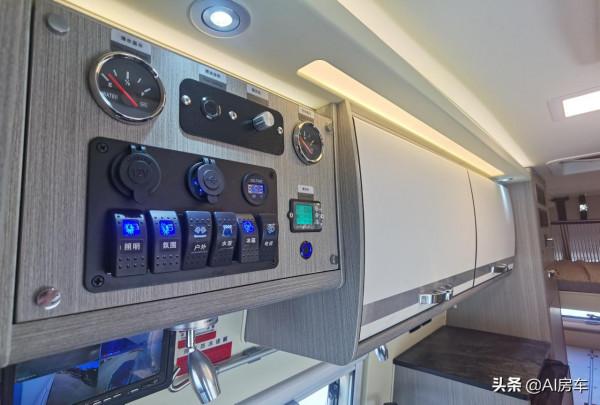 無中門衛航B型房車，帶大衣櫃、洗衣機和3人床鋪，堪稱空間魔術師