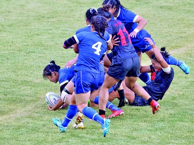 橄欖球:雨中見證熱血沸騰 橄欖球:雨中見證熱血沸騰