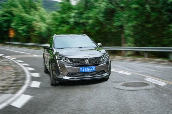 試駕全新標緻4008 | 駕控頭號玩家