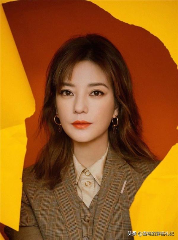 女人過了48歲儘量別留長髮、燙捲髮！推薦這5款髮型，太減齡