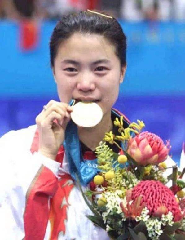 王楠：癌症16年丈夫不離不棄，40歲生2胎，風光背後有淚水