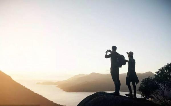 年輕旅行者被認為不務正業：在路上經常被陌生人勸解回家結婚生子