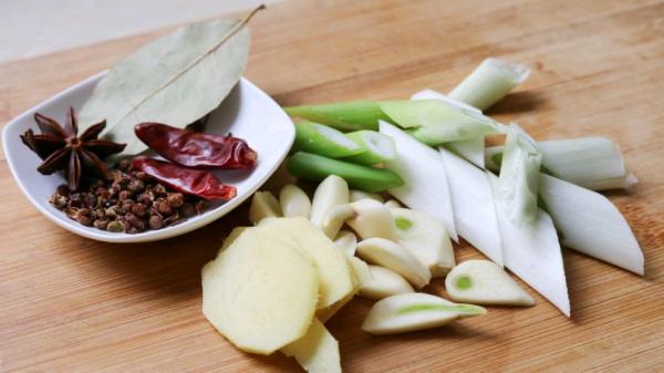 秋天，一定要試試土豆雞腿燜飯，簡單零難度，妥妥的下飯神器