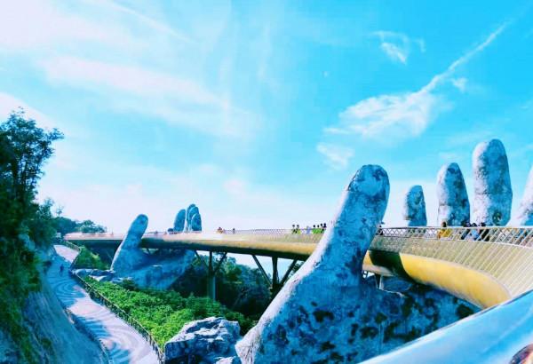 靠“雙手”托起的大橋，耗資127億元，宛如行走在雲端