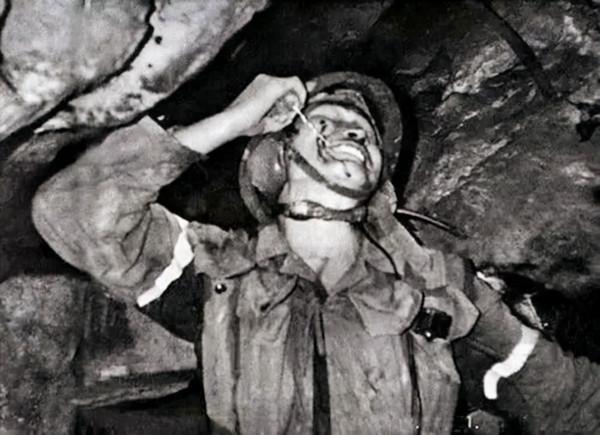 參戰老兵回憶老山貓耳洞:三個蚊子一盤菜,十個老鼠一麻袋 參戰老兵回憶老山貓耳洞:三個蚊子一盤菜,十個老鼠一麻袋