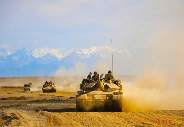 鏖戰塞外，直擊第77集團軍“鐵血紅軍旅”演訓一線