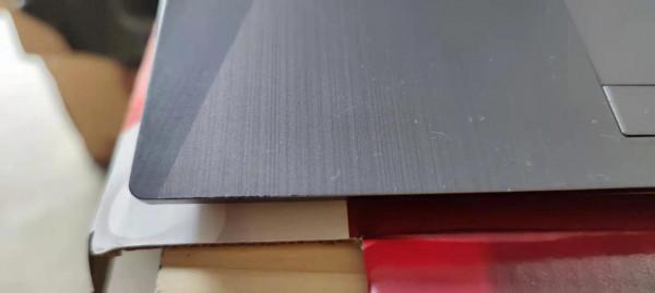 雷神膝上型電腦掉漆