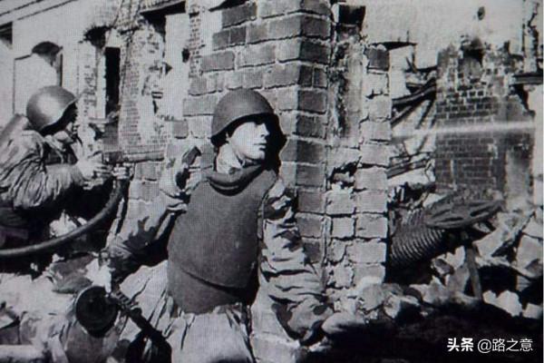 電影裡外的傳奇：狙殺德軍狙擊之王，訓練的狙擊手殺敵超過3000人