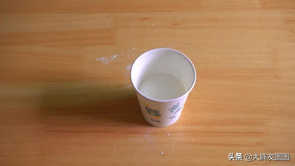 沒秤，沒打蛋器，沒烤箱，如何做出蓬鬆的無油蛋糕？