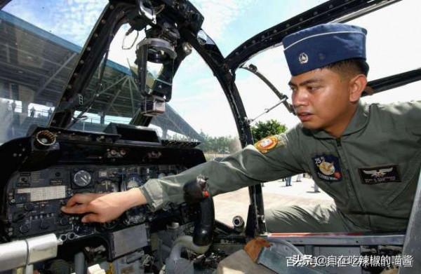 菲律賓空軍裝備志——OV-10野馬輕型攻擊機