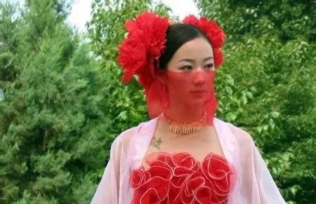 明星古裝尷尬史：頭頂風扇、餃子都算好的，有些太誇張真忍不了