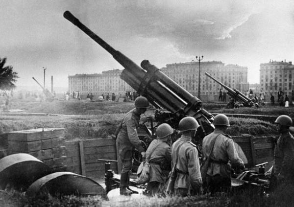 朝鮮停戰前10個小時，美國軍機擊落蘇聯客機，兩天後蘇聯瘋狂報復