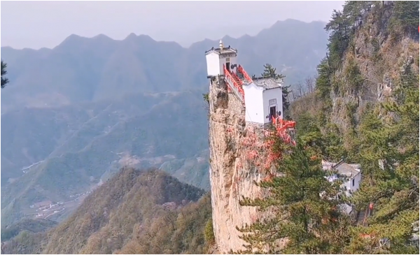 秦嶺最危險的小廟宇，只有6平方米的觀音殿，網友：去了不後悔