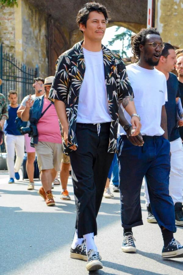 50歲的男人，買衣服要&OpenCurlyDoubleQuote;少而精&rdquo;！這3件春裝，怎麼穿都不油膩