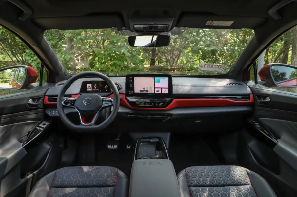 大廠發力很可怕!軸距2765mm空間越級,配超酷“黑科技” 大廠發力很可怕!軸距2765mm空間越級,配超酷“黑科技”