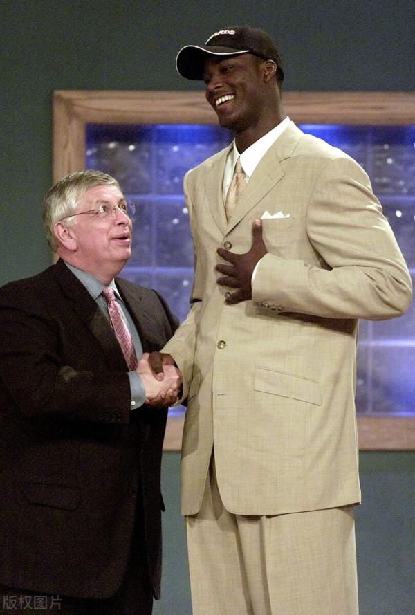 2001年6號秀巴蒂爾 排在他身前的5位分別是誰？