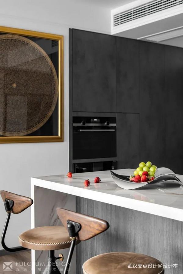 無電視、無主燈，小姐姐花30萬裝修，享受獨居人才懂的暢快恣意