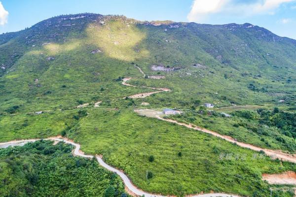 閒登廣東莫六公頂，在絕美山脊線俯瞰千座秀麗喀斯特峰叢