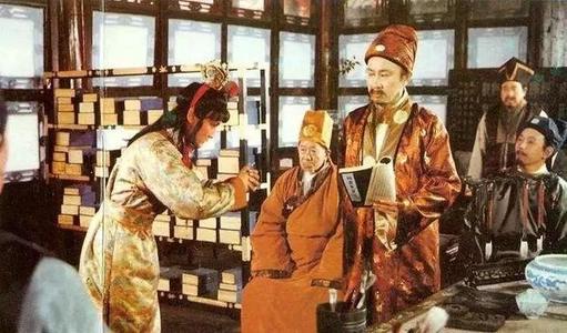 紅樓夢：住奴才隔壁，後門通街，賈政羞辱薛家觸怒王夫人賭氣反擊