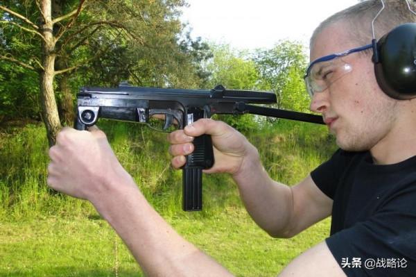 我國仿製波蘭的一款冷門微衝，軍方拒絕裝備，最終僅生產了2000支