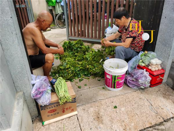 湖州荻港村的施家餛飩5元一碗,乾隆愛吃的鱔糊面,30元一碗 湖州荻港村的施家餛飩5元一碗,乾隆愛吃的鱔糊面,30元一碗