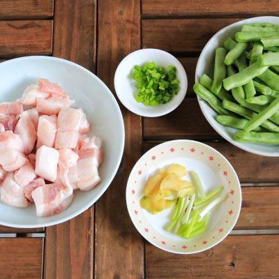 做了十年的豆角粉條紅燒肉,這做法才叫香 做了十年的豆角粉條紅燒肉,這做法才叫香