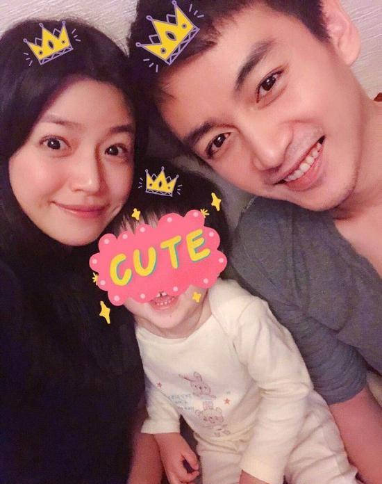 陳妍希曬照秀恩愛,談陳曉時顯露幸福甜蜜,兩人曾有離婚傳聞 陳妍希曬照秀恩愛,談陳曉時顯露幸福甜蜜,兩人曾有離婚傳聞