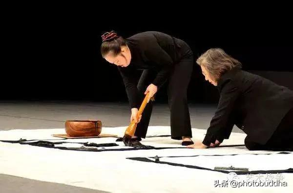 33歲的“智障”女孩，寫出全世界最大的佛經作品