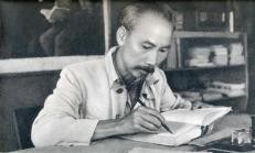 1950年，胡志明到中國搬救兵，主席問他要多少兵，胡：我只要陳賡