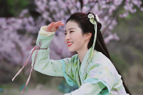 丫鬟臉女主橫行，劉亦菲、迪麗熱巴、王楚然能不能出來拯救眼睛？