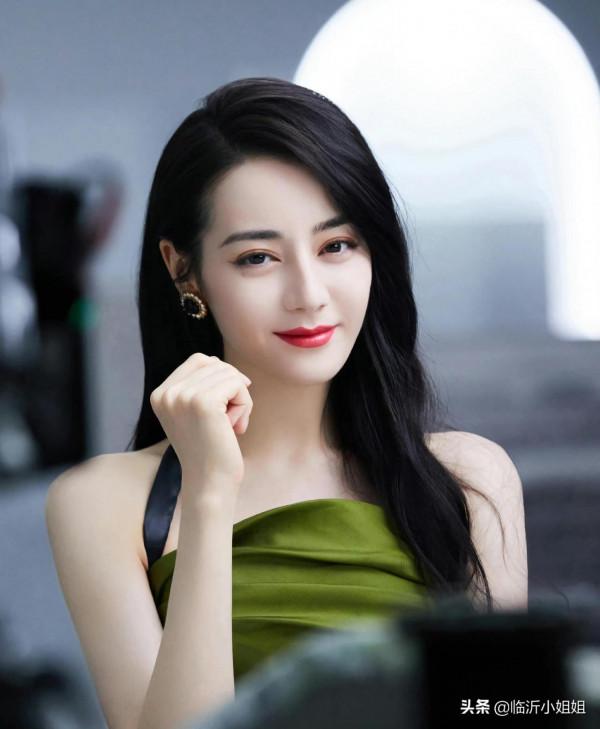 迪麗熱巴，異域風情的絕美女神，天生麗質般的容顏，讓人著迷