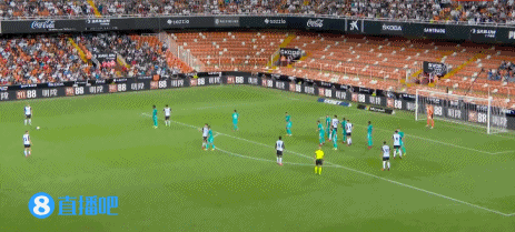 西甲-本澤馬絕殺維尼修斯傳射 皇馬3分鐘2球2-1逆轉瓦倫