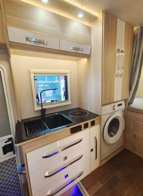 ​大塊頭也有柔軟心:駿馳巨蟹座房車 平頭設計+躍進底盤 穩定踏實 ​大塊頭也有柔軟心:駿馳巨蟹座房車 平頭設計+躍進底盤 穩定踏實