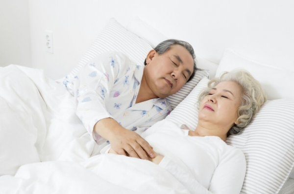 50歲後警惕“斷崖式衰老”,做好4個關鍵點,不給子女添麻煩 50歲後警惕“斷崖式衰老”,做好4個關鍵點,不給子女添麻煩