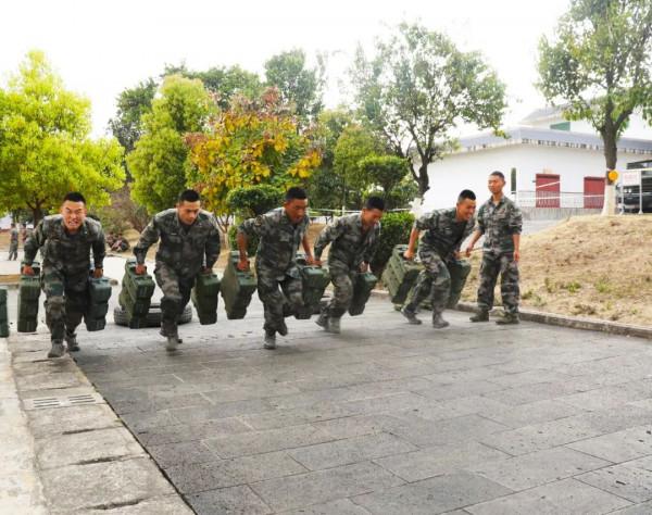 列兵,再見!上等兵,你好! 列兵,再見!上等兵,你好!