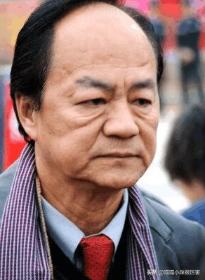 年輕時英俊瀟灑，老了卻醜的各有千秋，這8位男明星，好可惜