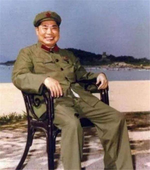 1983年開國上將楊勇病逝，八寶山安葬後，兒子提出異議：年齡有誤