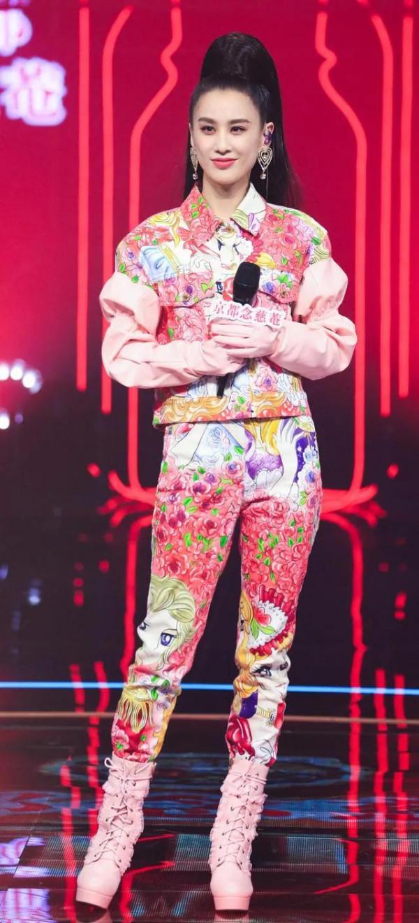 黃聖依顏值擔當 黃聖依顏值擔當