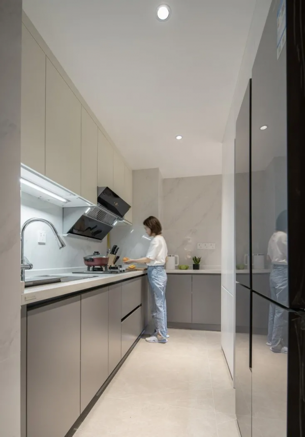 80㎡簡約新房,餐廳、書房、客臥三合一,高顏值拼色牆時髦有腔調 80㎡簡約新房,餐廳、書房、客臥三合一,高顏值拼色牆時髦有腔調