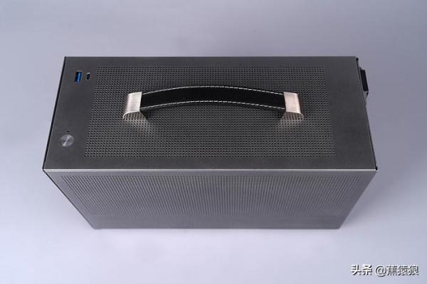 7&period;5L 小體積行動式，超頻三 蜂鳥 i100CG PRO ITX 機箱裝機分享