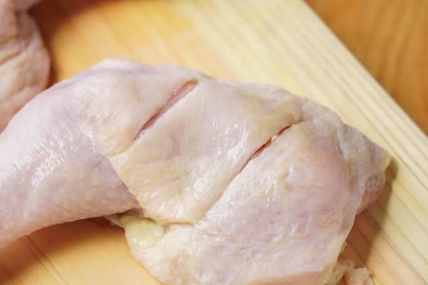 不用油炸卻酥脆爆汁的脆皮大雞腿,孩子們都愛吃 不用油炸卻酥脆爆汁的脆皮大雞腿,孩子們都愛吃