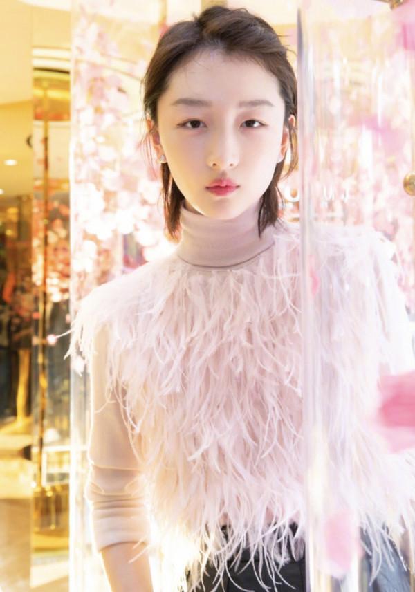 寡淡系長相：明明該化的妝一樣沒少，但就是不好看