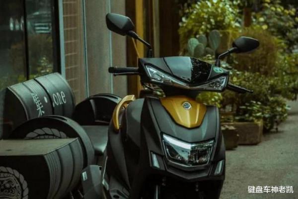 售價9680元，林海五代目更新，還是熟悉的雅馬哈勁戰既視感