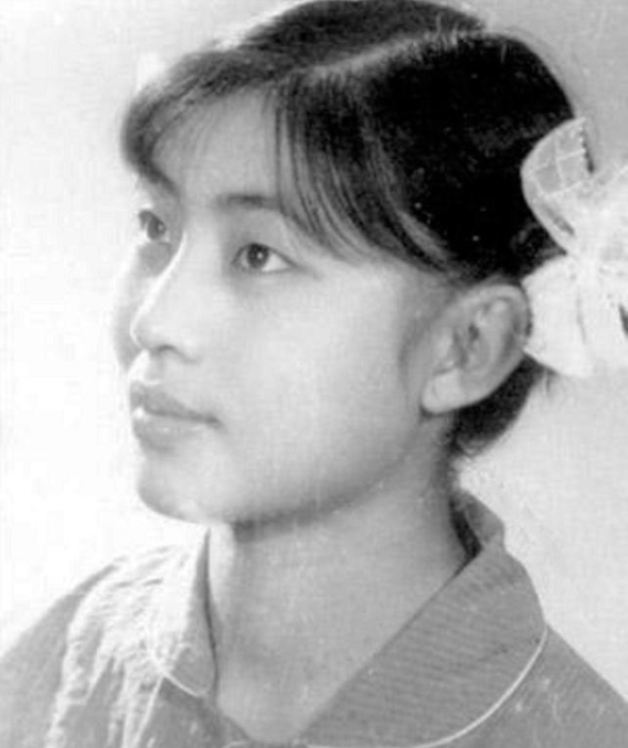 毛主席見京劇演員李炳淑時,因何事對曾希聖說:你還是忍痛割愛吧 毛主席見京劇演員李炳淑時,因何事對曾希聖說:你還是忍痛割愛吧