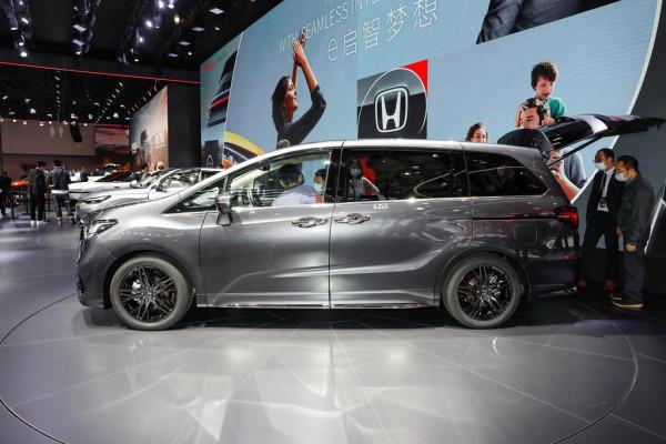 懸浮式大屏很有科技感，廣汽本田新款奧德賽上市，23.58萬起售