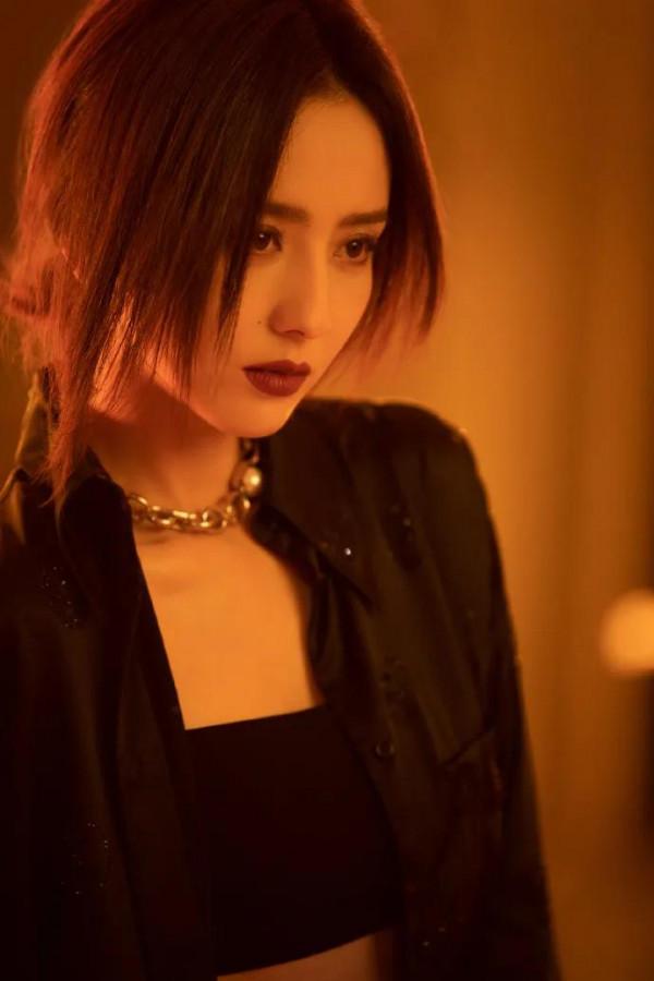 佟麗婭跳卡點爵士舞眼神超雷，超鯊