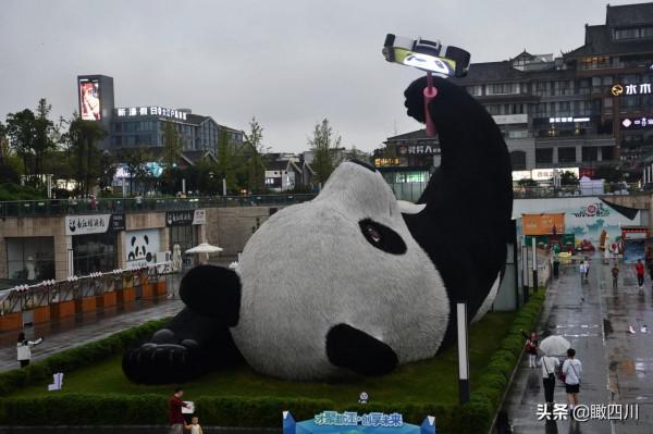 “大黃鴨之父”在中國建了座全球最重大熊貓雕塑:130噸重26米長 “大黃鴨之父”在中國建了座全球最重大熊貓雕塑:130噸重26米長